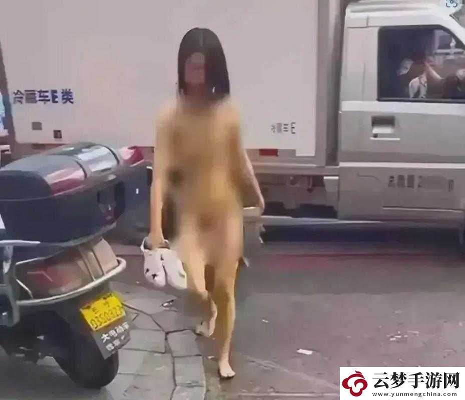 女性脫衣給我揉視頻