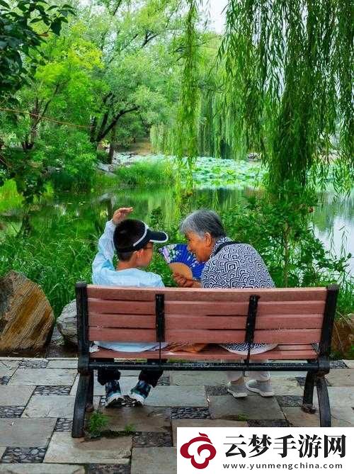老頭老太野外激情釋放